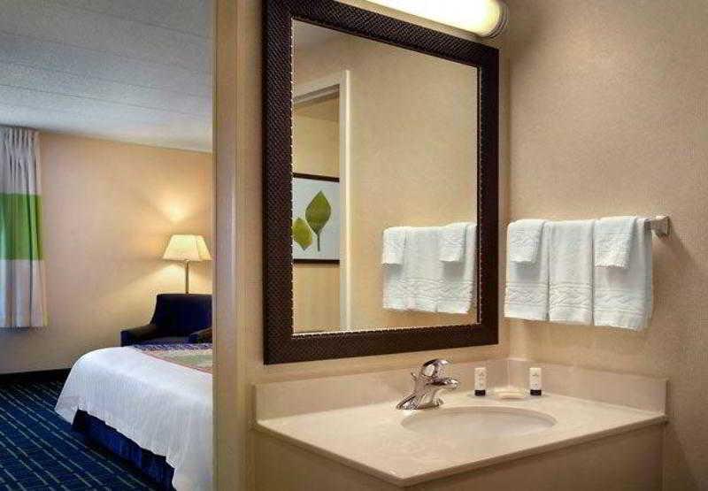 Fairfield Inn Portsmouth Seacoast Exterior photo