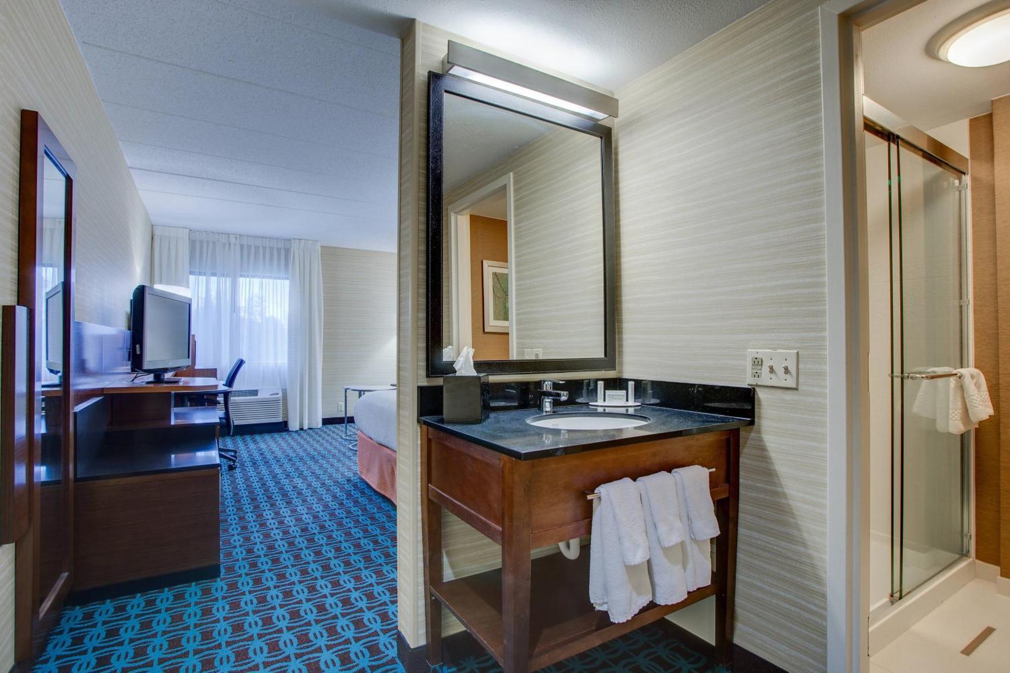 Fairfield Inn Portsmouth Seacoast Exterior photo